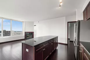33 W Ontario St, Chicago, IL 60654 - Photo 6
