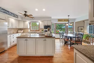 6214 N Wyndwood Dr, Crystal Lake, IL 60014 - Photo 2