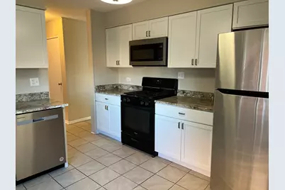 4864 Carol Street #D, Skokie, IL 60077 - Photo 4