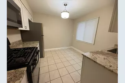4864 Carol Street #D, Skokie, IL 60077 - Photo 6