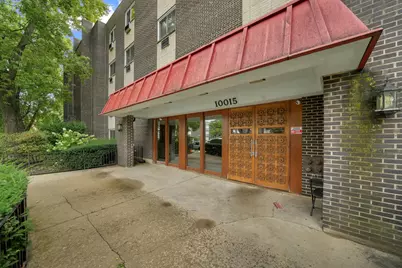 10015 Beverly Drive #404, Skokie, IL 60076 - Photo 2