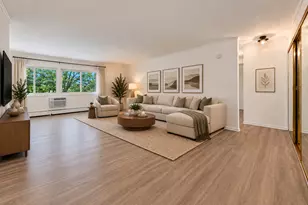 10015 Beverly Dr, Skokie, IL 60076 - Photo 12
