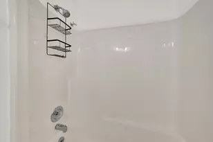 10015 Beverly Dr, Skokie, IL 60076 - Photo 26