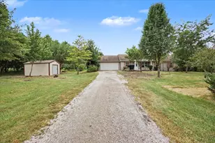 11924 E 2800 N Rd, Cornell, IL 61319 - Photo 2