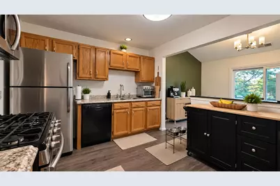 311 Glasgow Lane #V2, Schaumburg, IL 60194 - Photo 10