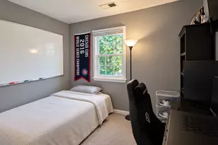 311 Glasgow Ln, Schaumburg, IL 60194 - Photo 12