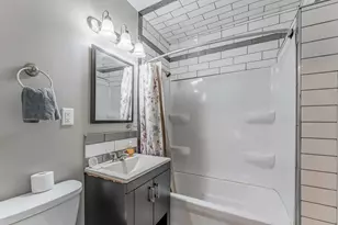 228 Richards St, Joliet, IL 60433 - Photo 18