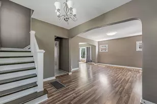 228 Richards St, Joliet, IL 60433 - Photo 8