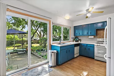 1961 Governors Lane, Hoffman Estates, IL 60169 - Photo 10