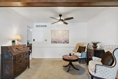 1961 Governors Lane, Hoffman Estates, IL 60169 - Photo 8