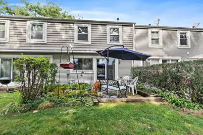 1961 Governors Lane, Hoffman Estates, IL 60169 - Photo 28
