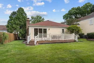 12 The Court Of Lagoon View, Northbrook, IL 60062 - Photo 20
