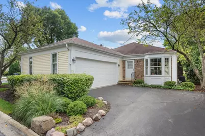 12 The Court Of Lagoon View, Northbrook, IL 60062 - Photo 1
