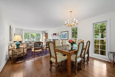 12 The Court Of Lagoon View, Northbrook, IL 60062 - Photo 4