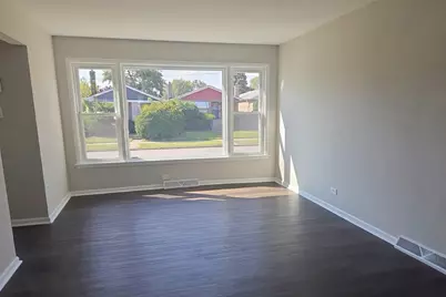 2252 E 92nd Place, Chicago, IL 60617 - Photo 2