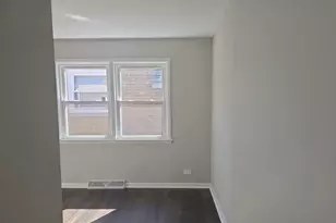 2252 E 92nd Pl, Chicago, IL 60617 - Photo 6