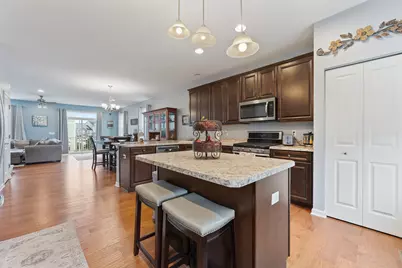 [Address not provided], South Elgin, IL 60177 - Photo 4
