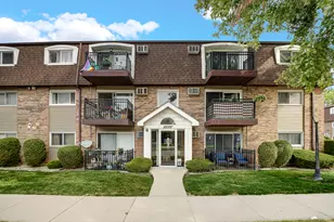 6430 Pamela Ln, Chicago Ridge, IL 60415 - Photo 1
