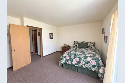 501 Meadow Green Lane, Round Lake Beach, IL 60073 - Photo 8