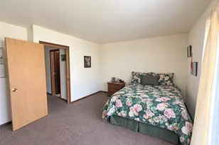 501 Meadow Green Ln, Round Lake Beach, IL 60073 - Photo 8