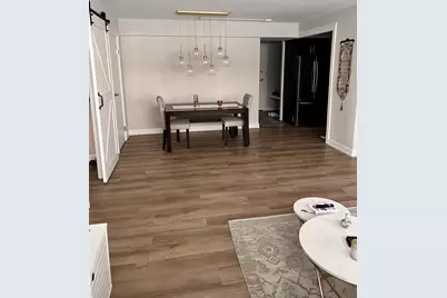 253 E Delaware Place #4C, Chicago, IL 60611 - Photo 2