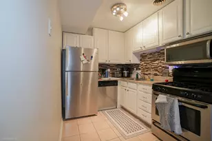 2201 N Cleveland Ave, Chicago, IL 60614 - Photo 4
