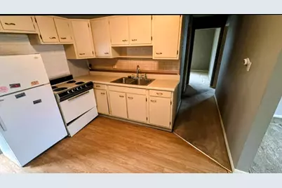 18340 Burnham Avenue #11, Lansing, IL 60438 - Photo 6