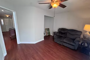 1059 Courtland Dr, Buffalo Grove, IL 60089 - Photo 10