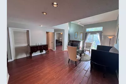 1059 Courtland Drive, Buffalo Grove, IL 60089 - Photo 8