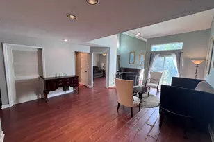 1059 Courtland Dr, Buffalo Grove, IL 60089 - Photo 8