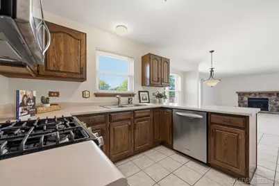 923 Ridge Trail, Carol Stream, IL 60188 - Photo 4