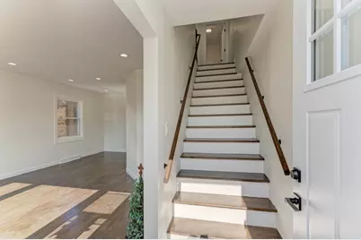 6218 W Foster Avenue, Chicago, IL 60630 - Photo 2