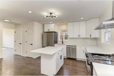 6218 W Foster Avenue, Chicago, IL 60630 - Photo 12