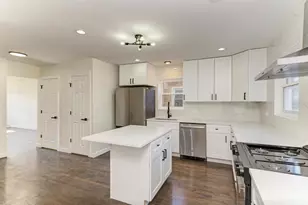 6218 W Foster Ave, Chicago, IL 60630 - Photo 12