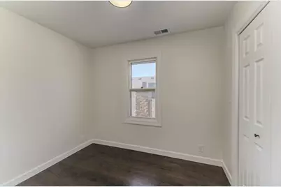 6218 W Foster Avenue, Chicago, IL 60630 - Photo 22