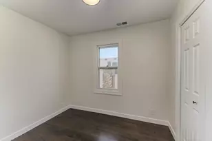 6218 W Foster Ave, Chicago, IL 60630 - Photo 22