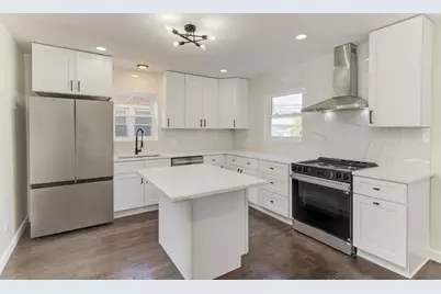 6218 W Foster Avenue, Chicago, IL 60630 - Photo 10