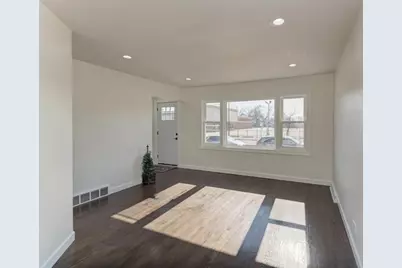 6218 W Foster Avenue, Chicago, IL 60630 - Photo 4
