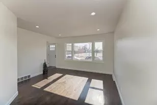 6218 W Foster Ave, Chicago, IL 60630 - Photo 4