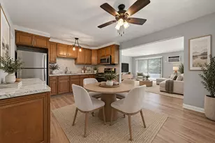 215 S Hale St, Addison, IL 60101 - Photo 10