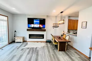 105 Neutrenton Ave, Elgin, IL 60120 - Photo 4