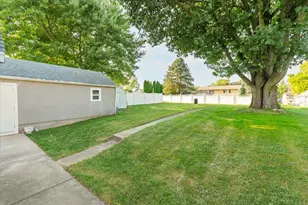 516 Main St, Dalzell, IL 61320 - Photo 18