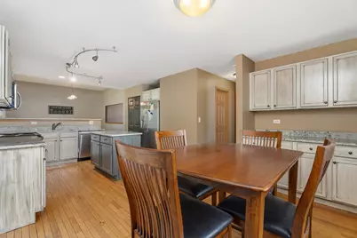 16427 S Canterbury Way, Lockport, IL 60441 - Photo 10