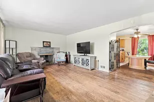 2700 Sarah St, Franklin Park, IL 60131 - Photo 6