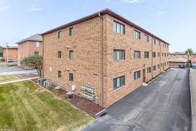 7112 W 108th Street #101, Worth, IL 60482 - Photo 4