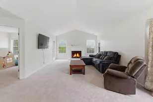 206 Glasgow Ln, Schaumburg, IL 60194 - Photo 2