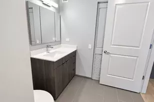 1025 W Addison St, Chicago, IL 60613 - Photo 8