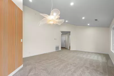 1727 W Hawkes Street #8, Arlington Heights, IL 60004 - Photo 8