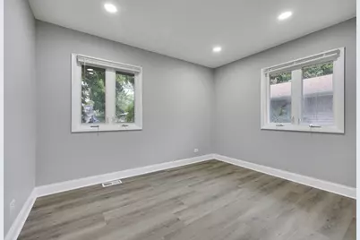 574 Ridge Avenue, Elk Grove Village, IL 60007 - Photo 14