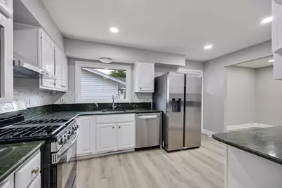 574 Ridge Avenue, Elk Grove Village, IL 60007 - Photo 10